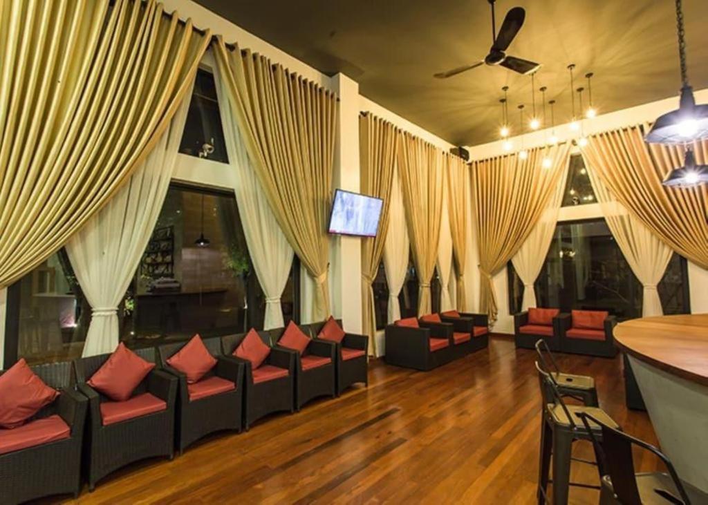Yeak Loam Hotel Banlung Luaran gambar