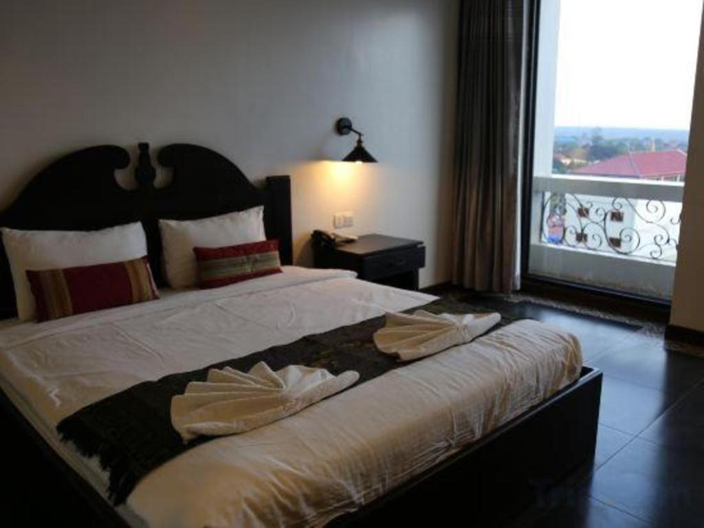 Yeak Loam Hotel Banlung Luaran gambar