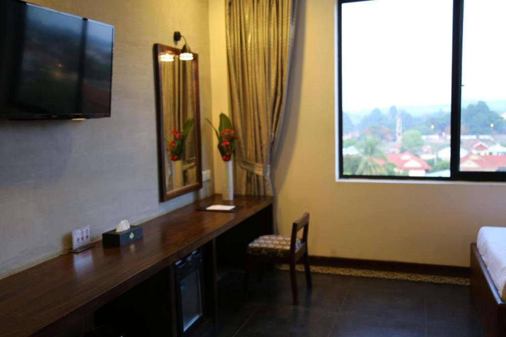 Yeak Loam Hotel Banlung Luaran gambar
