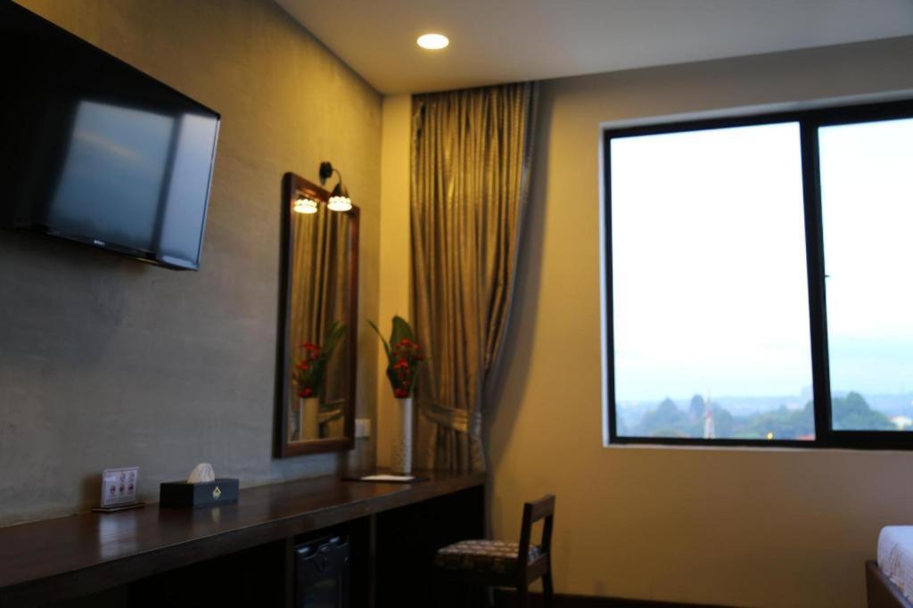 Yeak Loam Hotel Banlung Luaran gambar