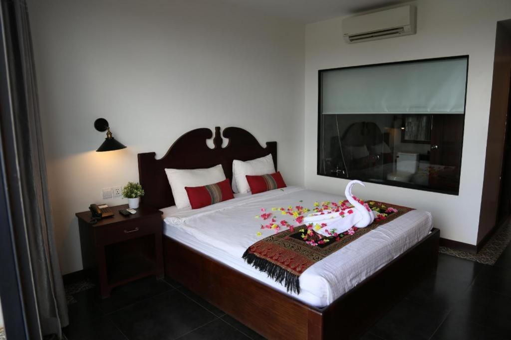 Yeak Loam Hotel Banlung Luaran gambar