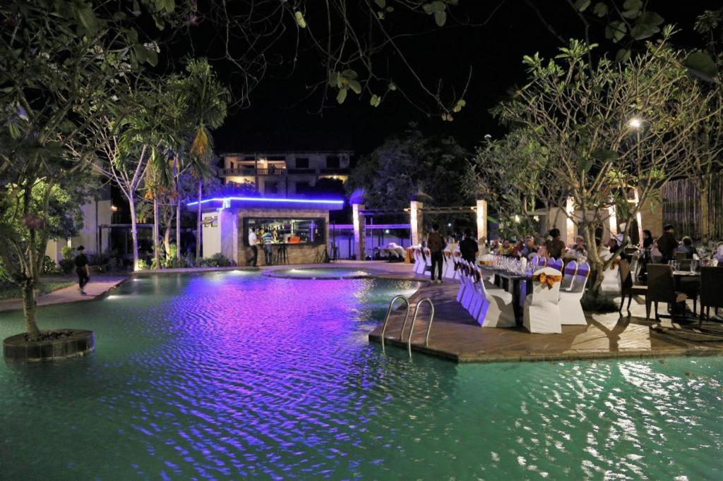 Yeak Loam Hotel Banlung Luaran gambar