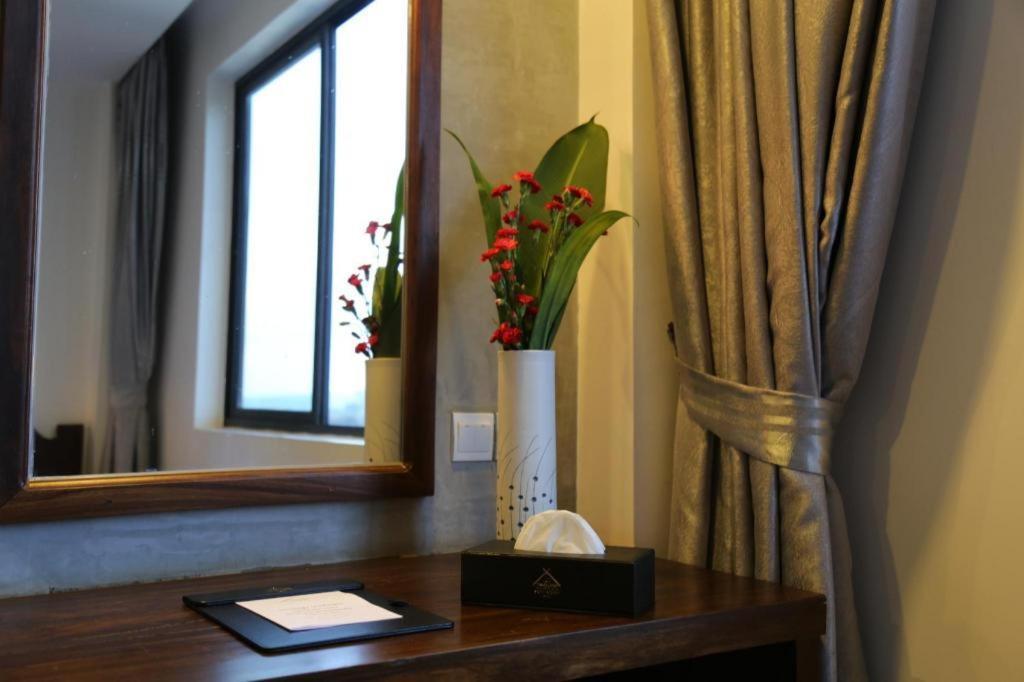 Yeak Loam Hotel Banlung Luaran gambar